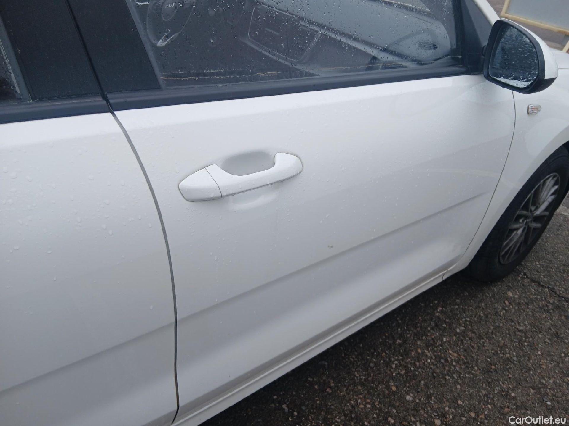  KIA  Rio KIA  / 2020 / 5P / berlina con portón 1.2 DPi 62kW (84CV) Concept #21