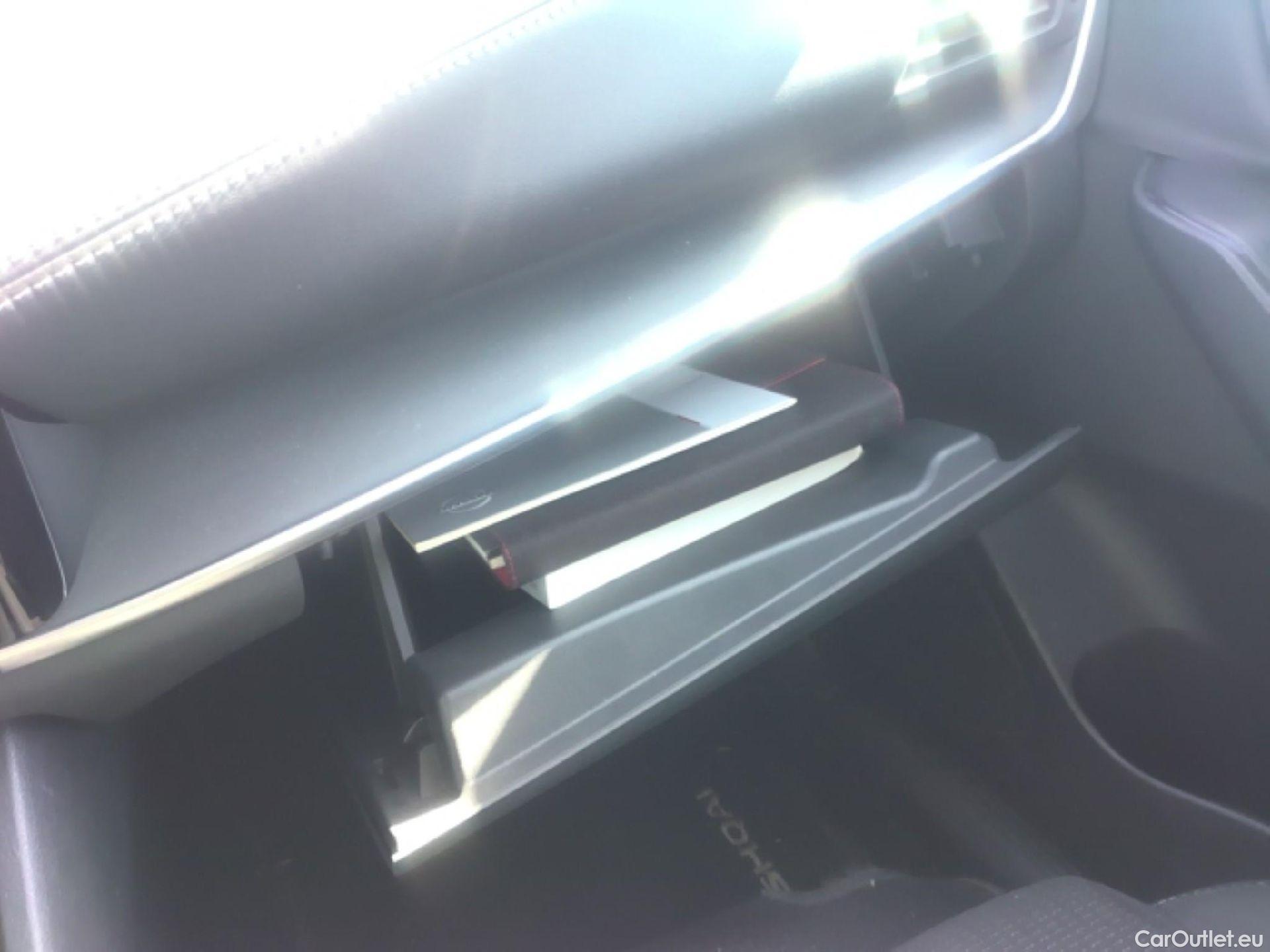  Nissan  Qashqai NISSAN  / 2021 / 5P / todoterreno DIG-T 103kW (140CV) mHEV 4x2 Acenta #2