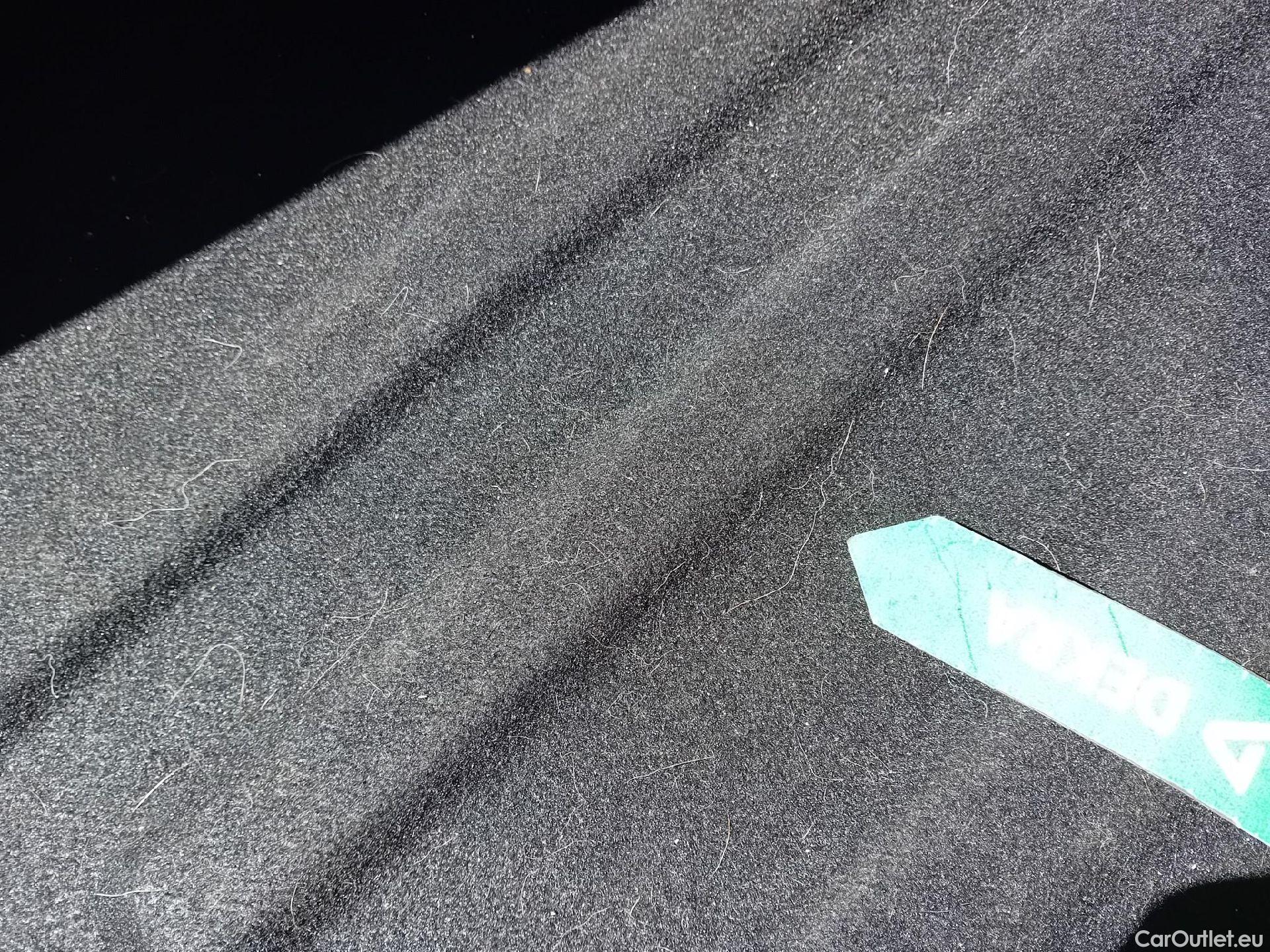  KIA  Niro KIA  / 2019 / 5P / crossover 1.6 GDi HEV 104kW (141CV) Drive #29