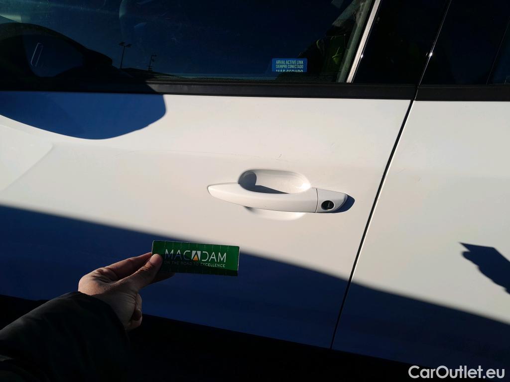  Peugeot  2008 PEUGEOT  / 2019 / 5P / todoterreno Active BlueHDI 81kW (110CV) #5