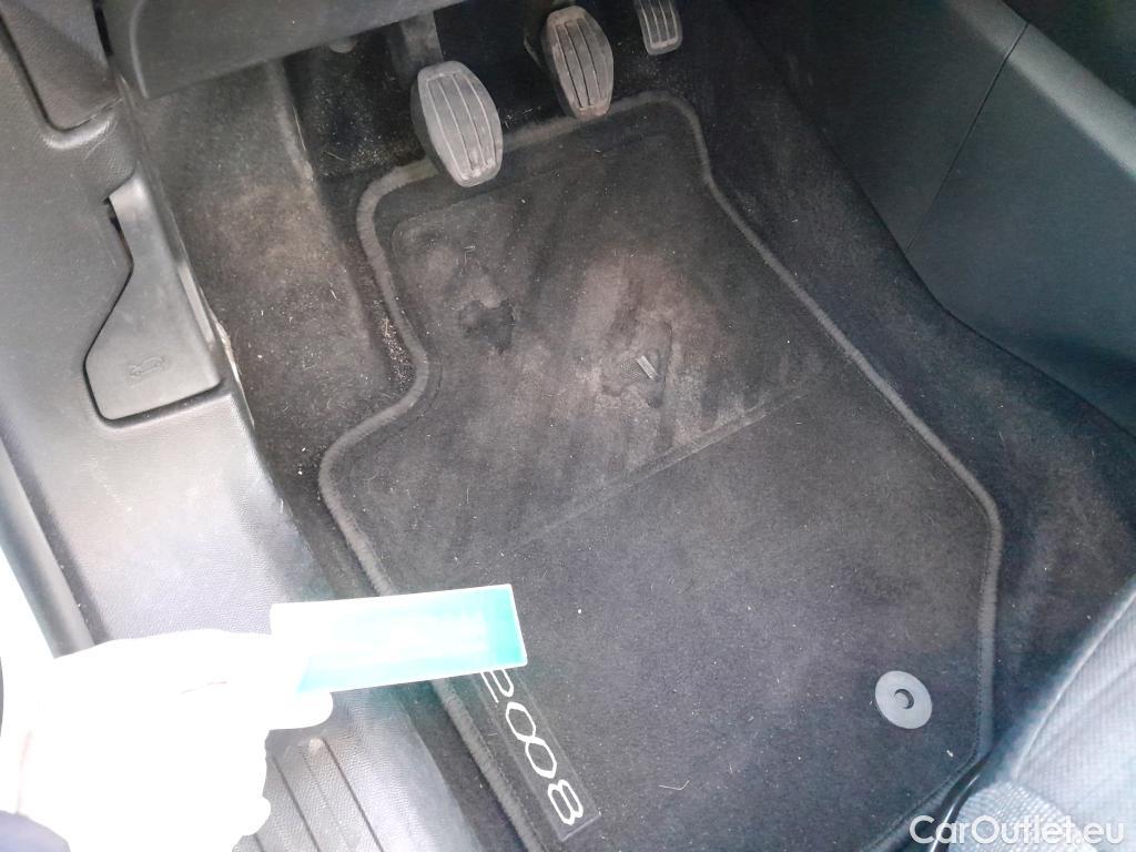  Peugeot  2008 PEUGEOT  / 2019 / 5P / todoterreno Active BlueHDI 81kW (110CV) #22