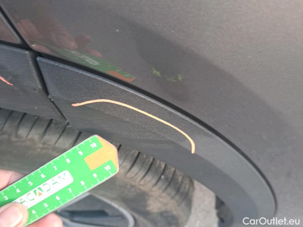  Mercedes  GLA MERCEDES-BENZ  / 2020 / 5P / todoterreno  250 e #4