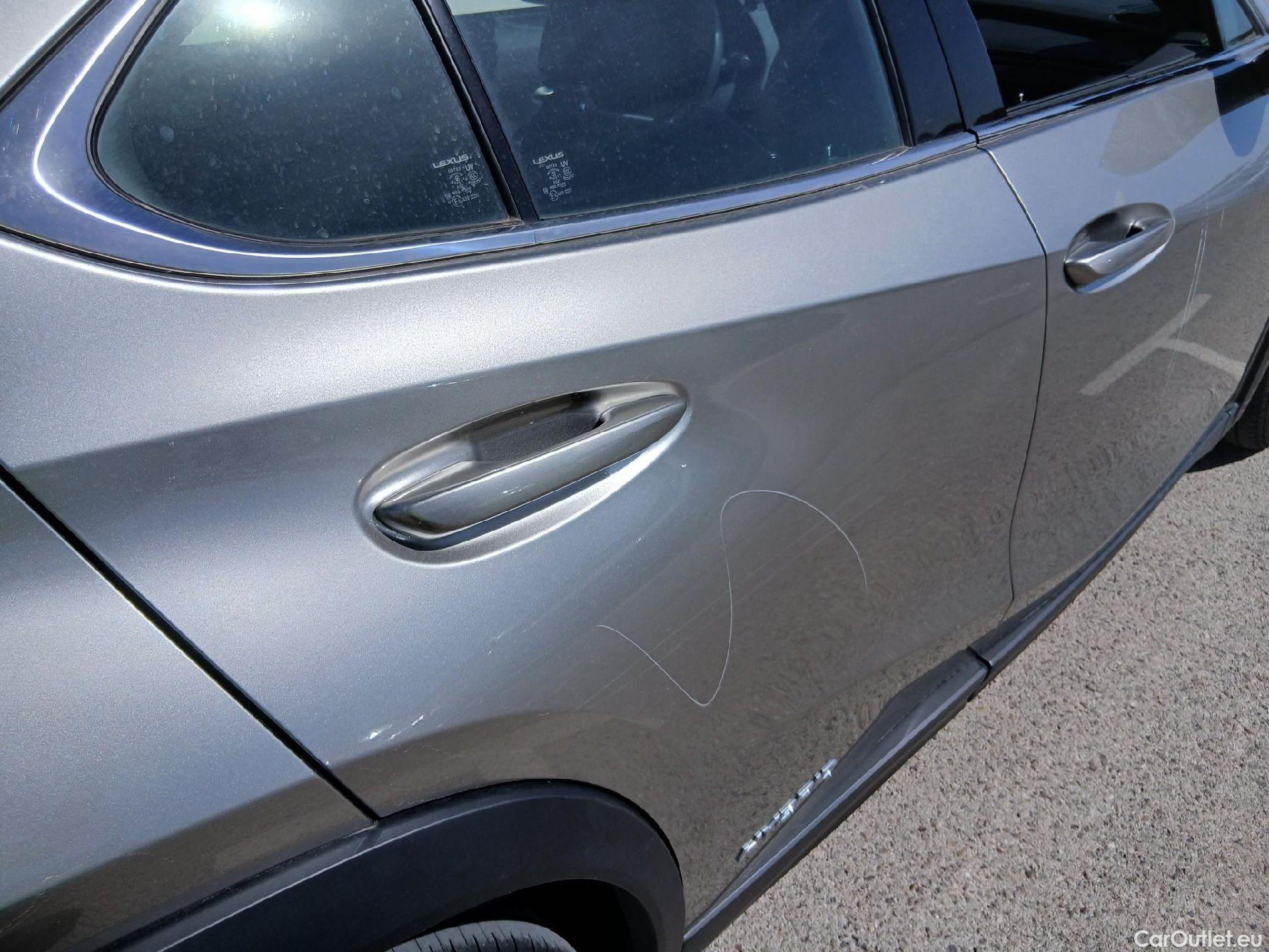  Lexus  UX LEXUS  / 2018 / 5P / todoterreno 2.0 250h Business (AC) #26