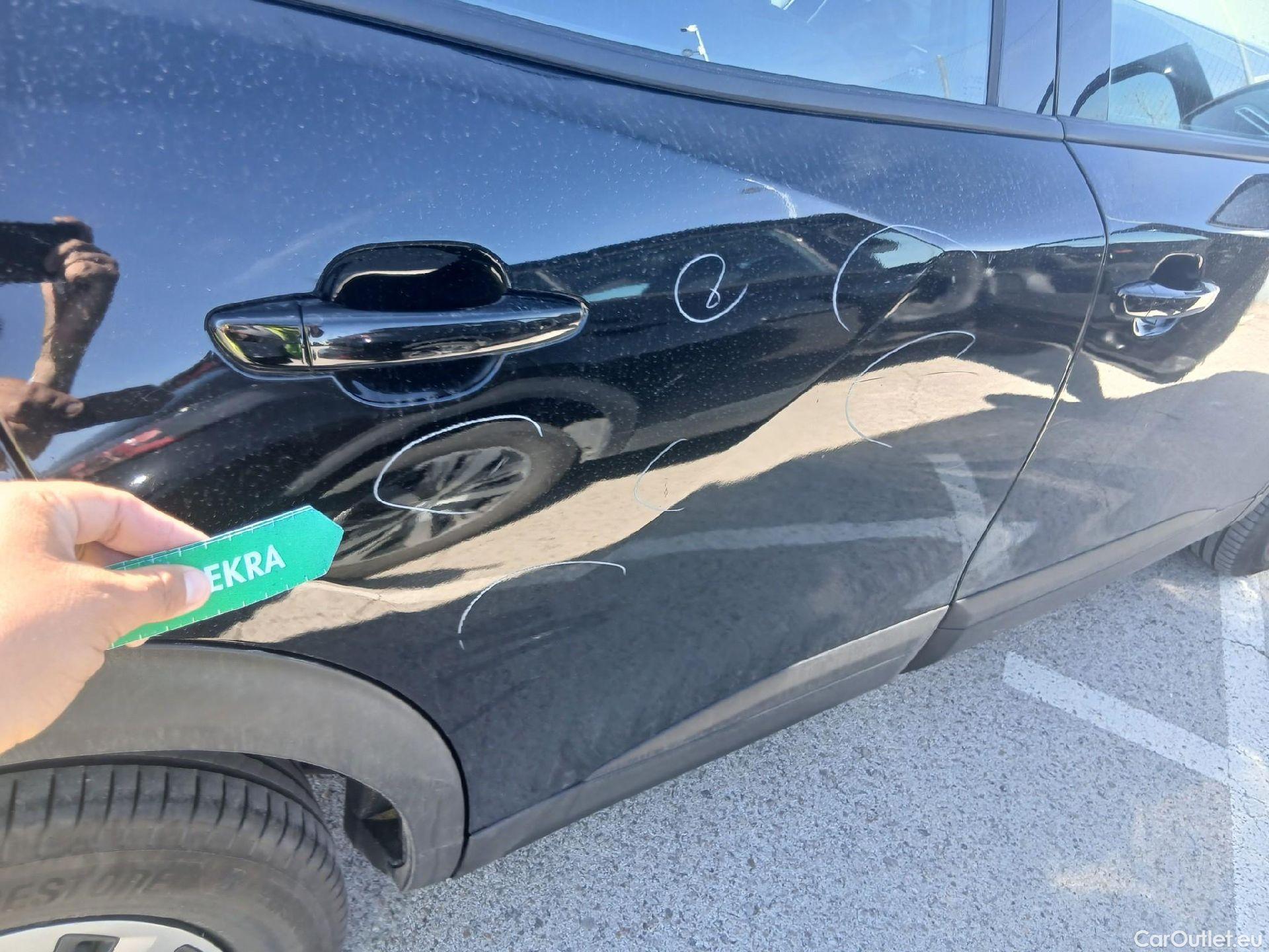  Peugeot  2008 PEUGEOT  / 2019 / 5P / todoterreno Active BlueHDI 81kW (110CV) #24