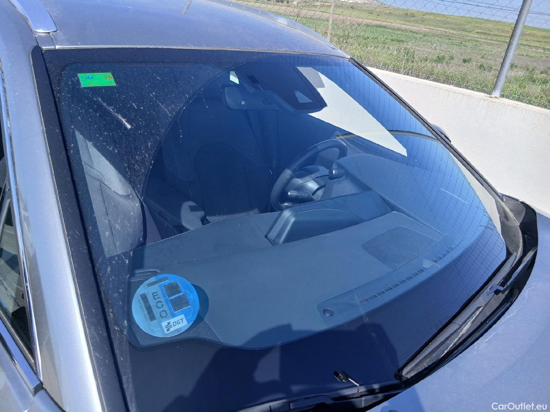  Lexus  UX LEXUS  / 2018 / 5P / todoterreno 2.0 250h Business (AC) #1