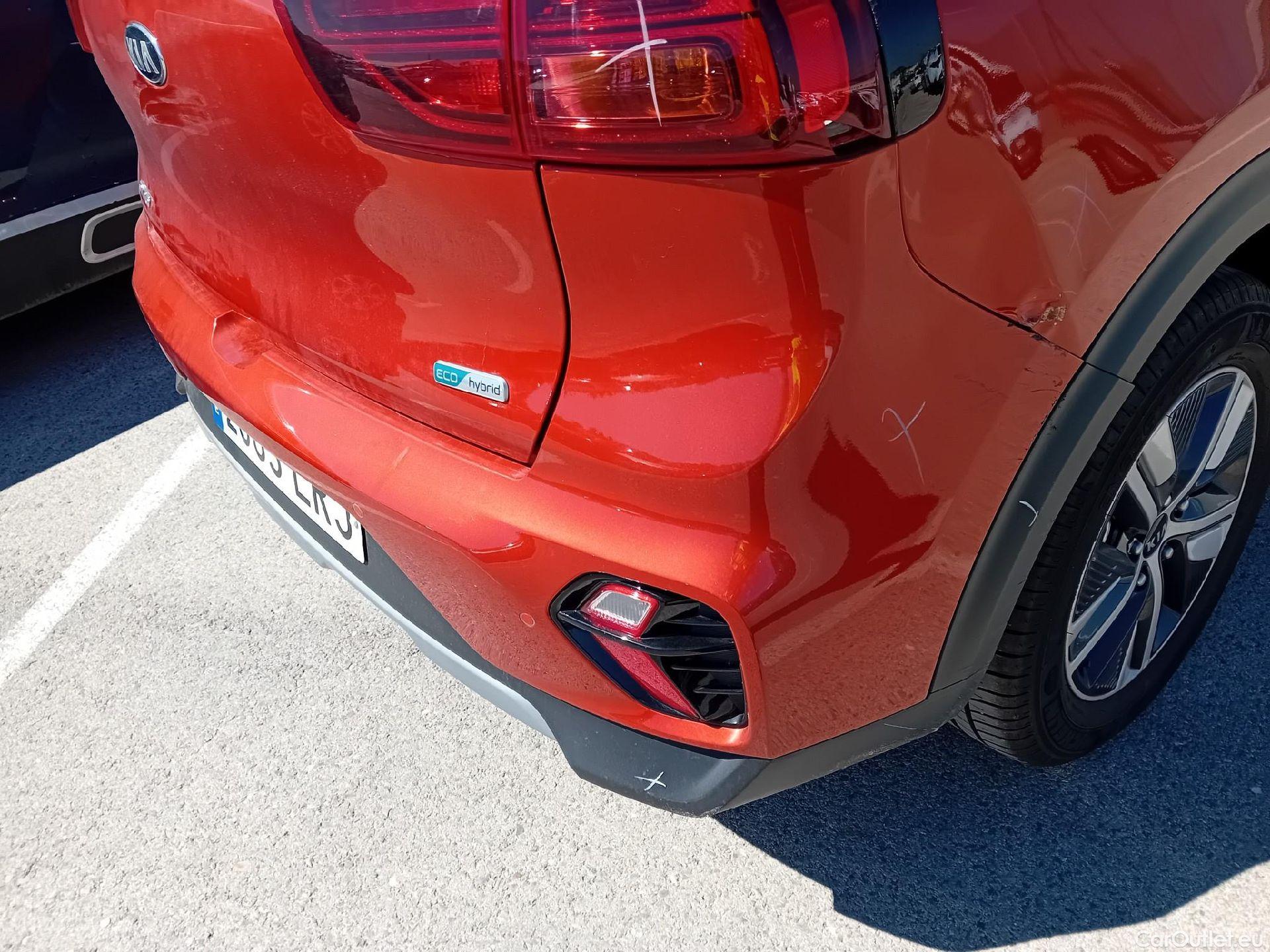  KIA  Niro KIA  / 2019 / 5P / crossover 1.6 GDi HEV 104kW (141CV) Drive #18