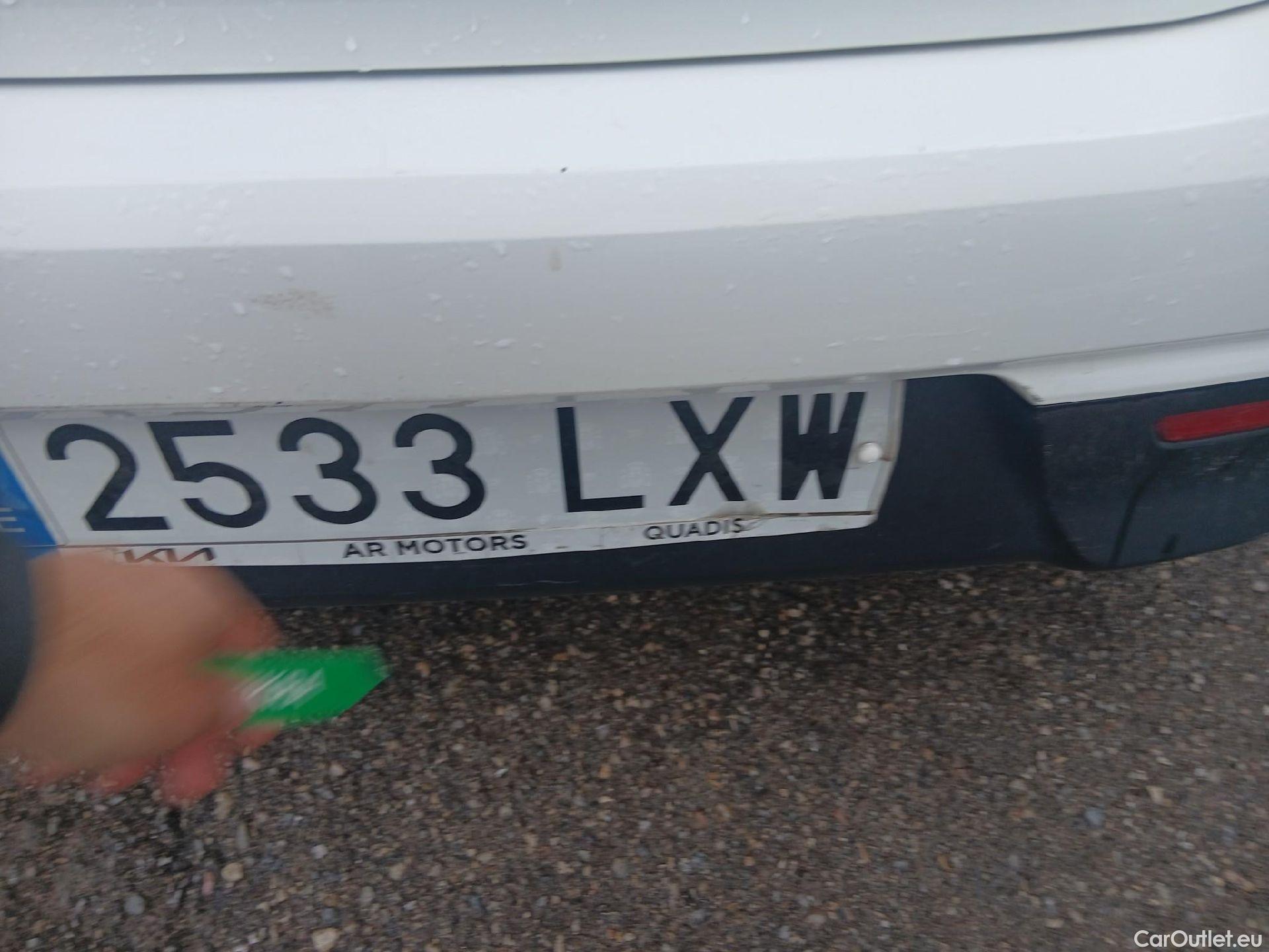  KIA  Rio KIA  / 2020 / 5P / berlina con portón 1.2 DPi 62kW (84CV) Concept #15