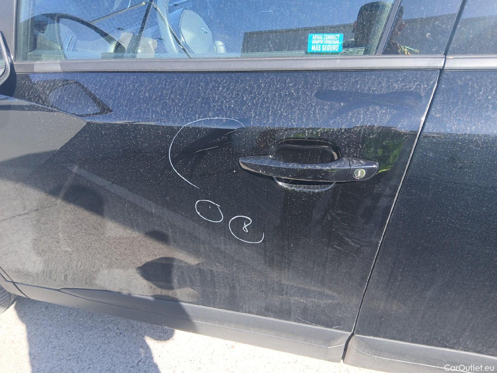  Peugeot  2008 PEUGEOT  / 2019 / 5P / todoterreno Active BlueHDI 81kW (110CV) #17