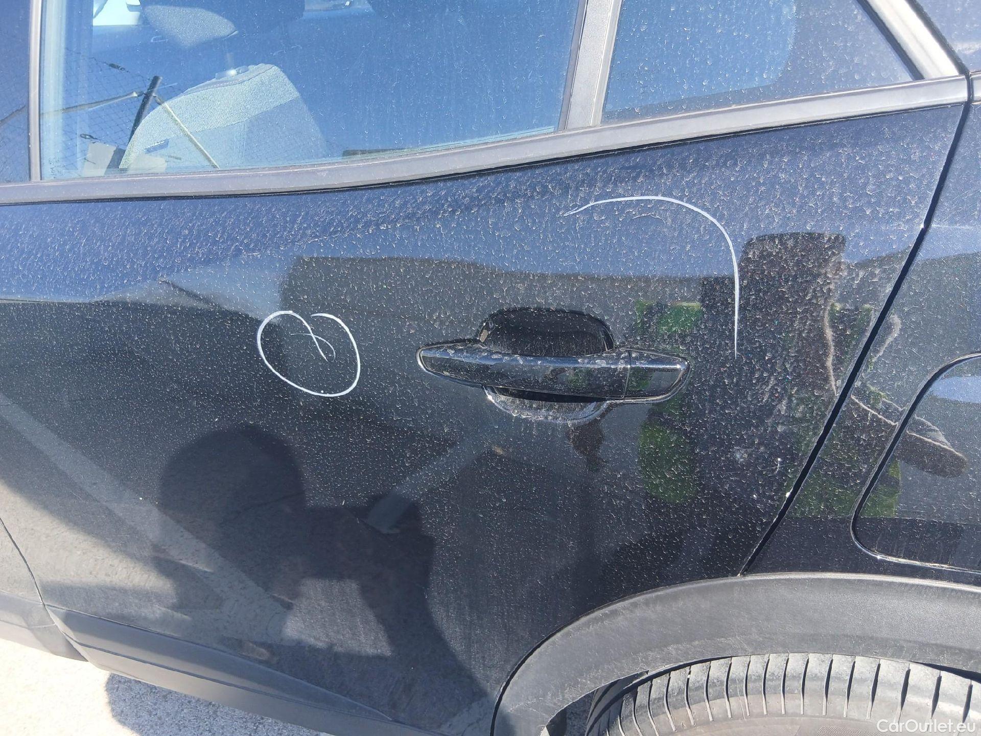  Peugeot  2008 PEUGEOT  / 2019 / 5P / todoterreno Active BlueHDI 81kW (110CV) #19