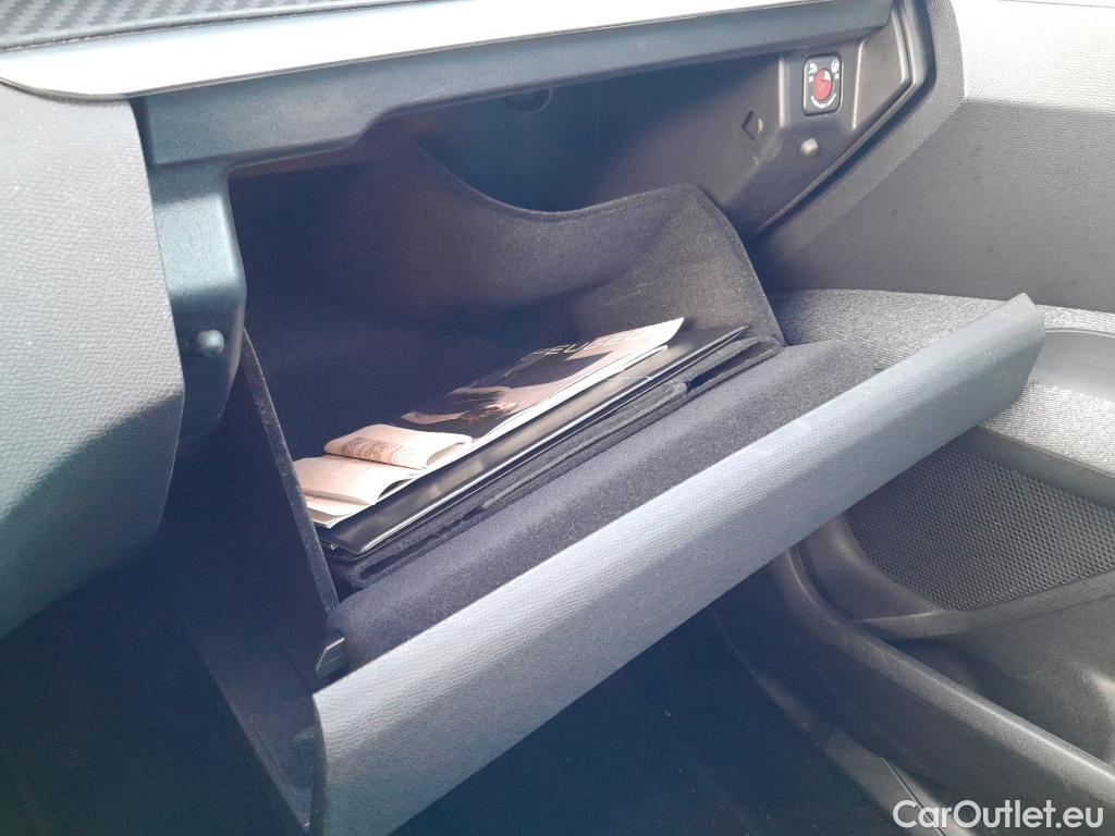  Peugeot  3008 PEUGEOT  / 2020 / 5P / todoterreno 1.5 BlueHDi 96kW (130CV) S&S Active Pack (AC3) #17