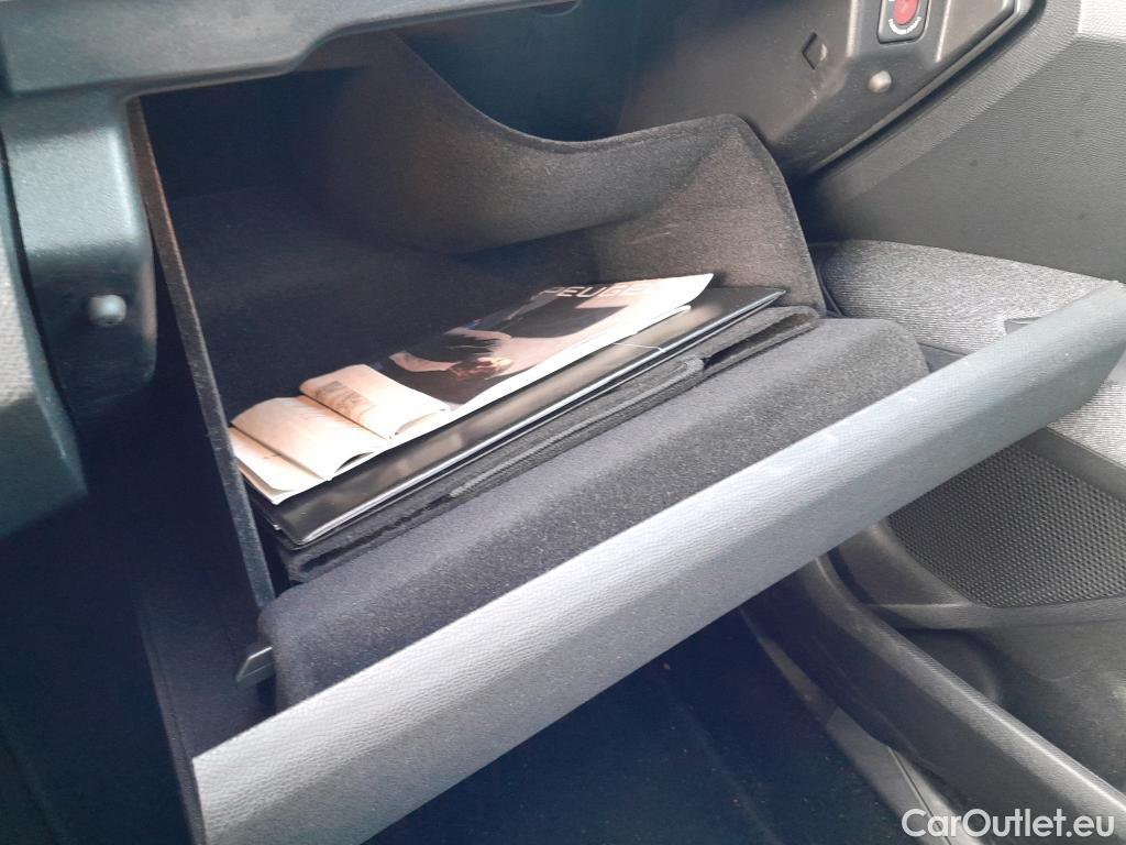  Peugeot  3008 PEUGEOT  / 2020 / 5P / todoterreno 1.5 BlueHDi 96kW (130CV) S&S Active Pack (AC3) #18