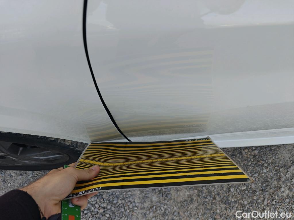  Peugeot  208 PEUGEOT  / 2019 / 5P / berlina con portón BlueHDi 73kW (100CV) Active Pack #6