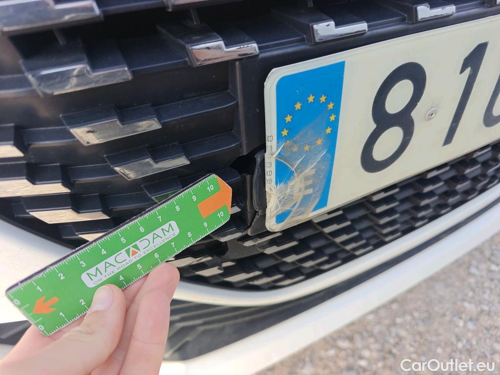  Peugeot  208 PEUGEOT  / 2019 / 5P / berlina con portón BlueHDi 73kW (100CV) Active Pack #2