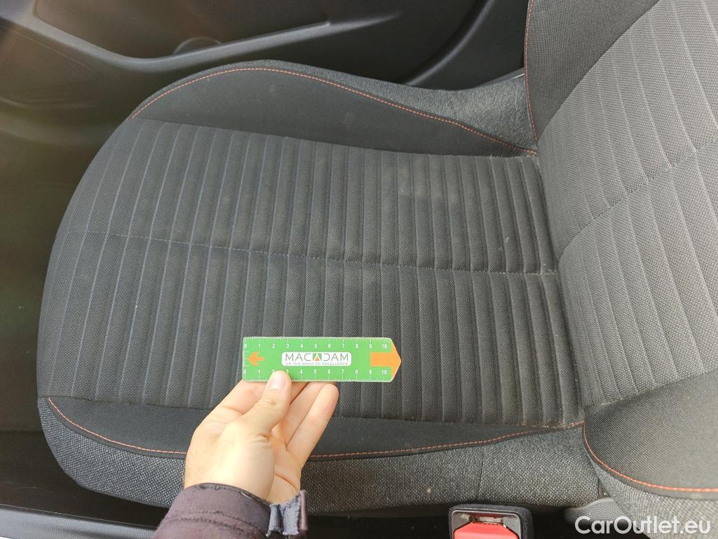  Peugeot  208 PEUGEOT  / 2019 / 5P / berlina con portón BlueHDi 73kW (100CV) Active Pack #56