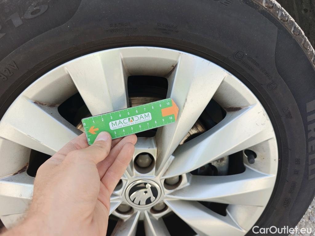  Skoda  KAMIQ SKODA  1.0 TSI 81kW (110CV) DSG Ambition (CX) #36