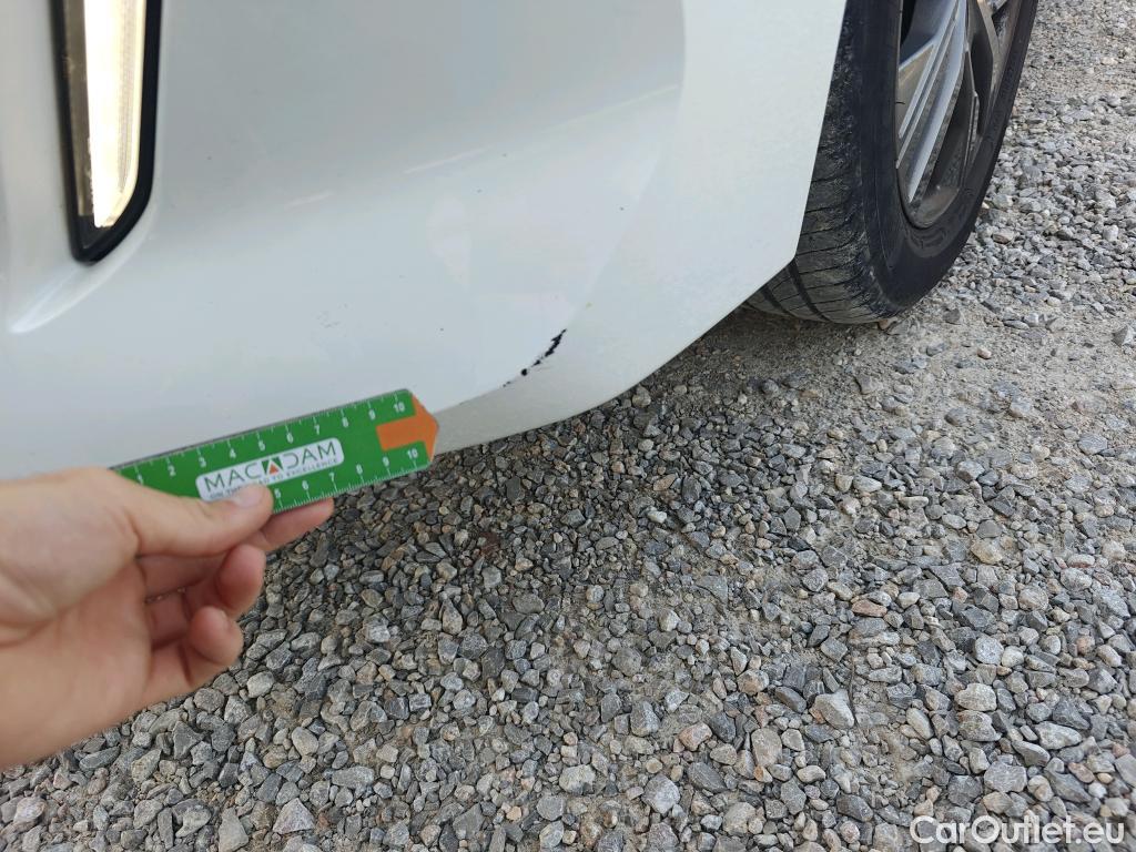  Peugeot  208 PEUGEOT  / 2019 / 5P / berlina con portón BlueHDi 73kW (100CV) Active Pack #40