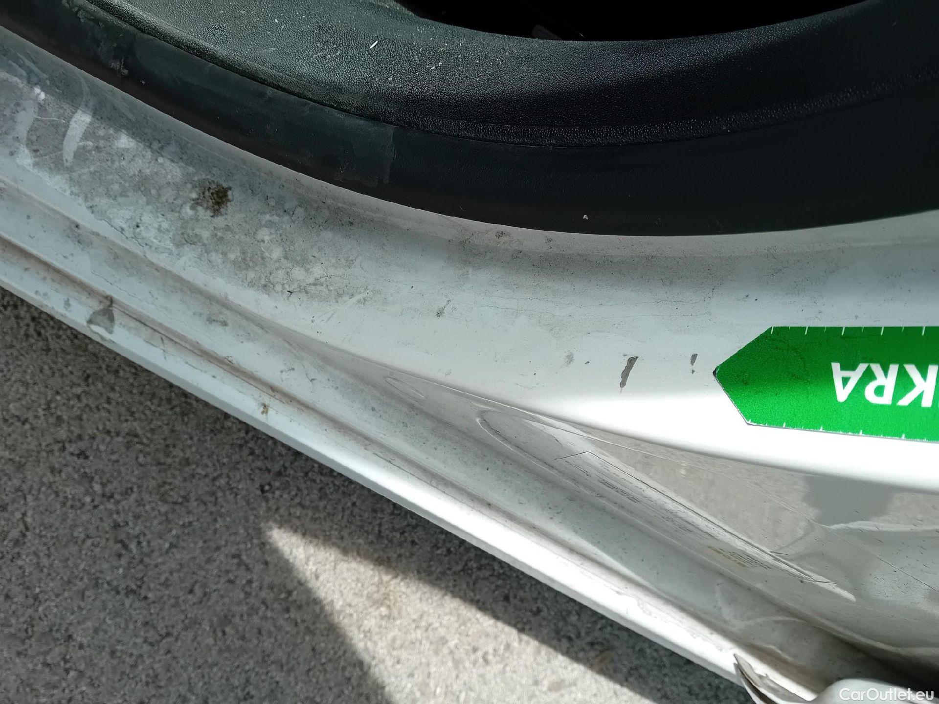  Citroen  C3 CITROEN  / 2016 / 5P / berlina comercial BlueHDi 73KW (100CV) S&S Comercial #60