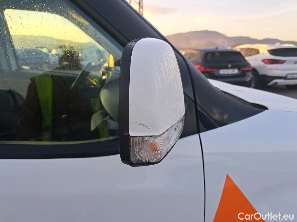  Fiat  Doblo FIAT Doblò Cargo/2015/4P/furgón derivado de turismo Cargo SX 1.6 Mjet 66kW (90CV) (AC) #33