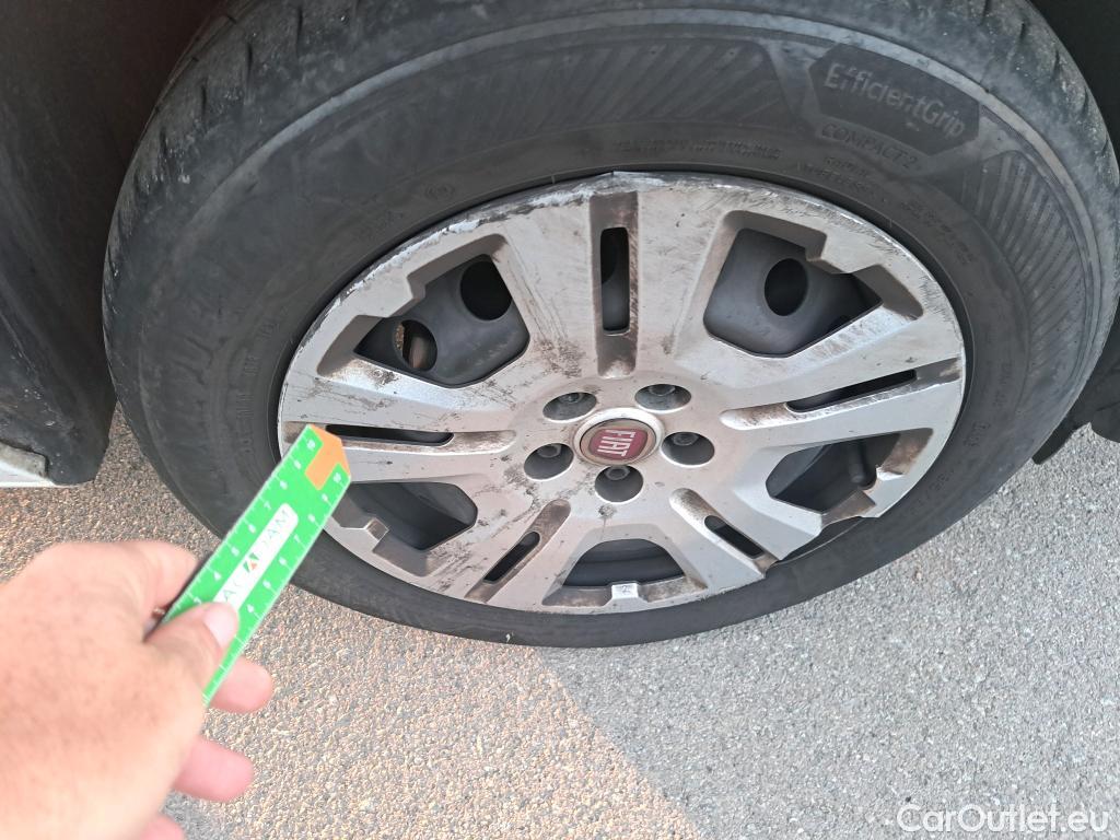  Fiat  Doblo FIAT Doblò Cargo/2015/4P/furgón derivado de turismo Cargo SX 1.6 Mjet 66kW (90CV) (AC) #26