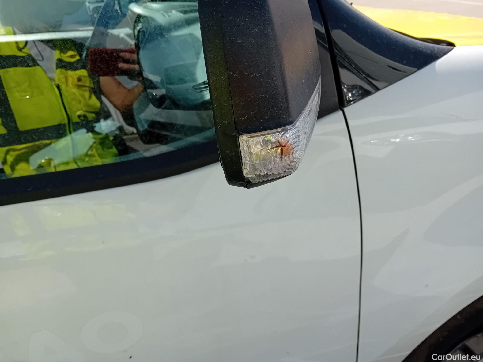  Fiat  Doblo FIAT Doblò Cargo/2015/4P/furgón derivado de turismo Cargo SX 1.6 Mjet 77kW (105CV) #27