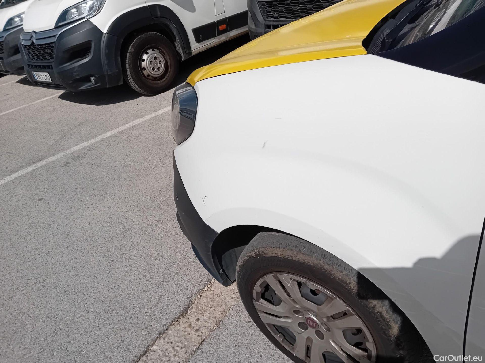  Fiat  Doblo FIAT Doblò Cargo/2015/4P/furgón derivado de turismo Cargo SX 1.6 Mjet 77kW (105CV) #11