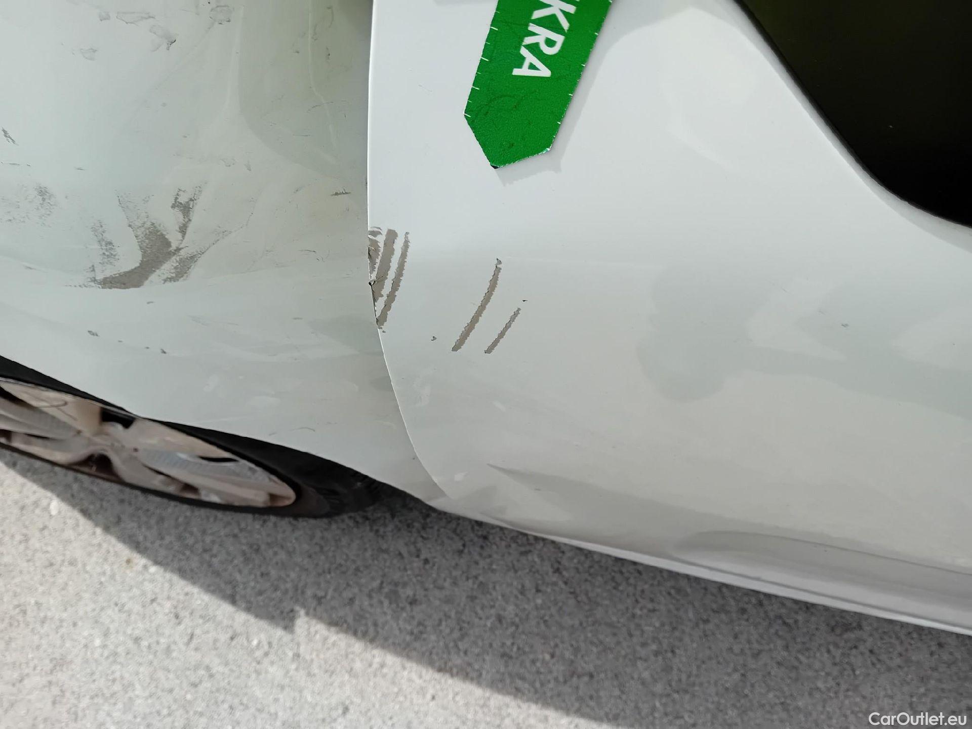  Citroen  C3 CITROEN  / 2016 / 5P / berlina comercial BlueHDi 73KW (100CV) S&S Comercial #21