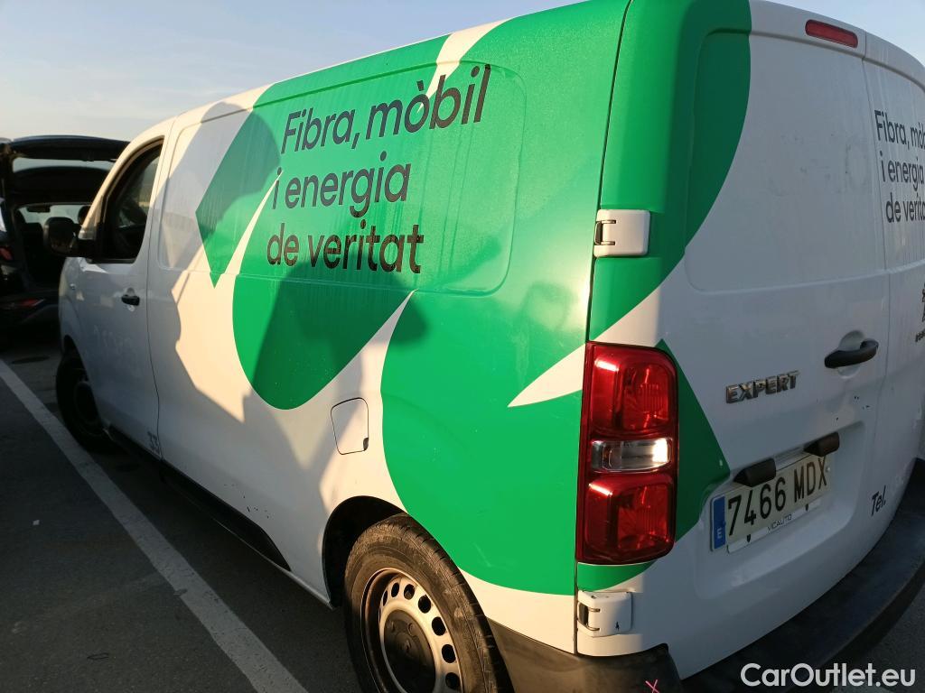  Peugeot  Expert PEUGEOT  / 2016 / 4P / furgón Furgón Pro 1.5 BlueHDi 120 Standard #23