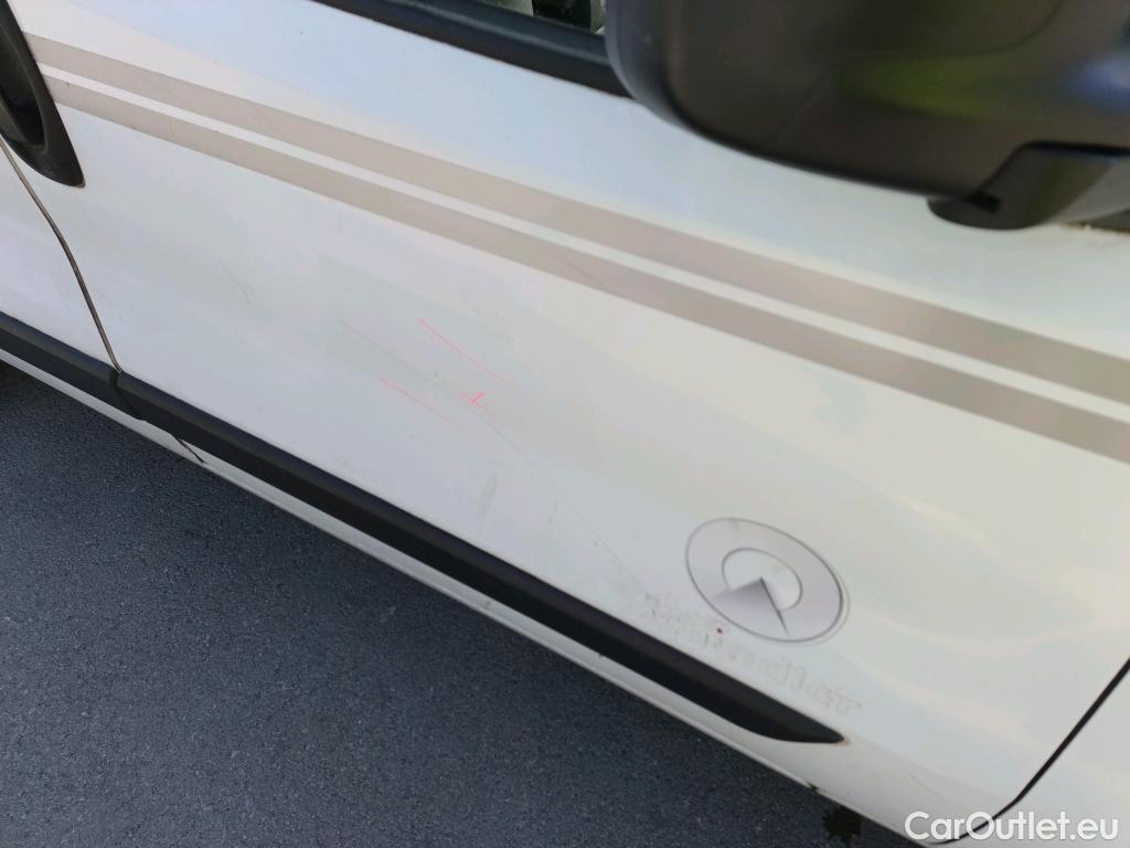  Fiat  Fiorino FIAT  / 2016 / 3P / furgón derivado de turismo Cargo Base 1.3 Mjet 59kW (80CV) E6 #18