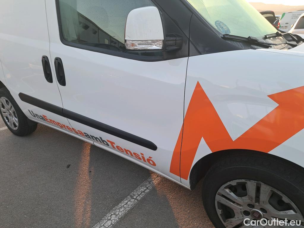  Fiat  Doblo FIAT Doblò Cargo/2015/4P/furgón derivado de turismo Cargo SX 1.6 Mjet 66kW (90CV) (AC) #15