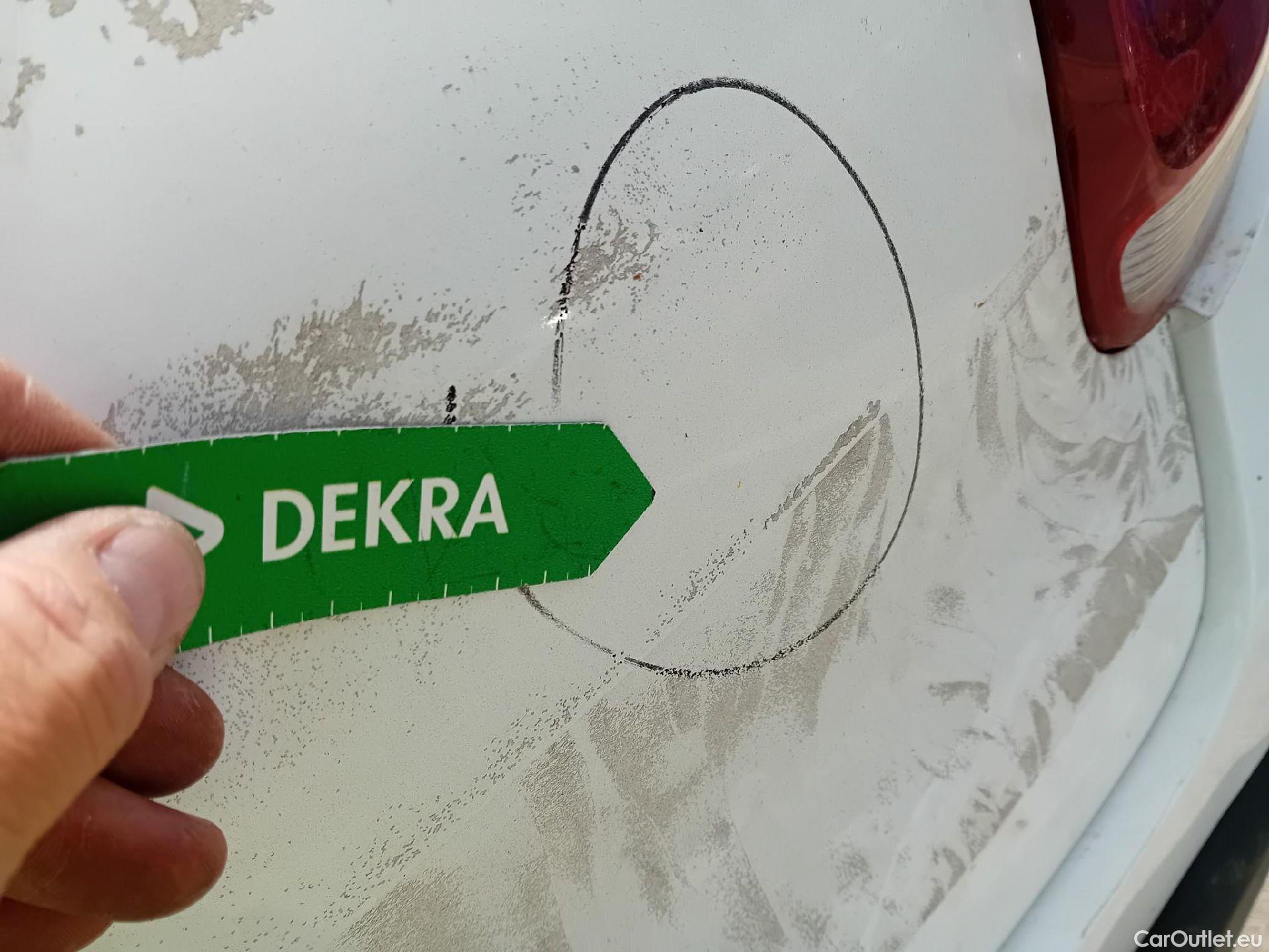  Citroen  C3 CITROEN  / 2016 / 5P / berlina comercial BlueHDi 73KW (100CV) S&S Comercial #32