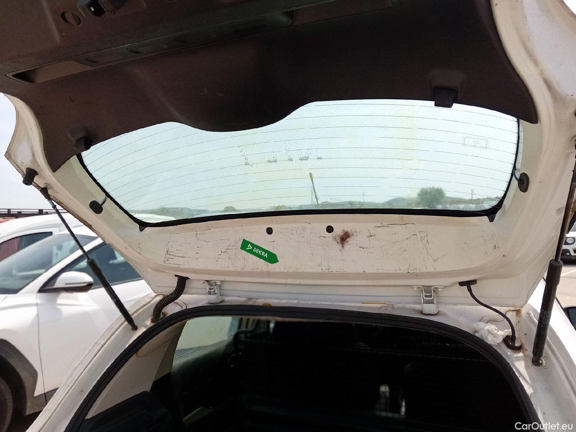  Citroen  C3 CITROEN  / 2016 / 5P / berlina comercial BlueHDi 73KW (100CV) S&S Comercial #42