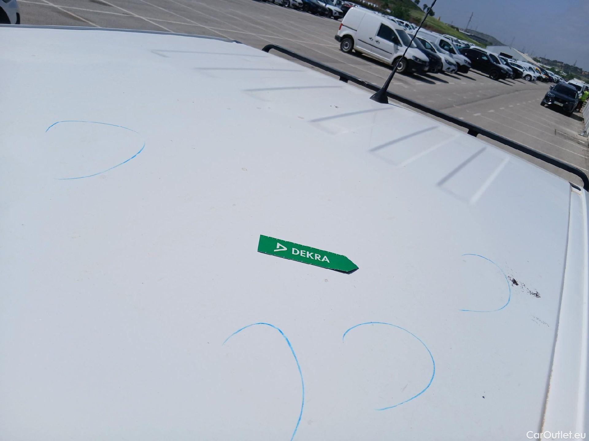  Nissan  Navara NISSAN  / 2015 / 4P / pickup Doble Cab. 2.3dCi 120kW(160CV) Acenta #24