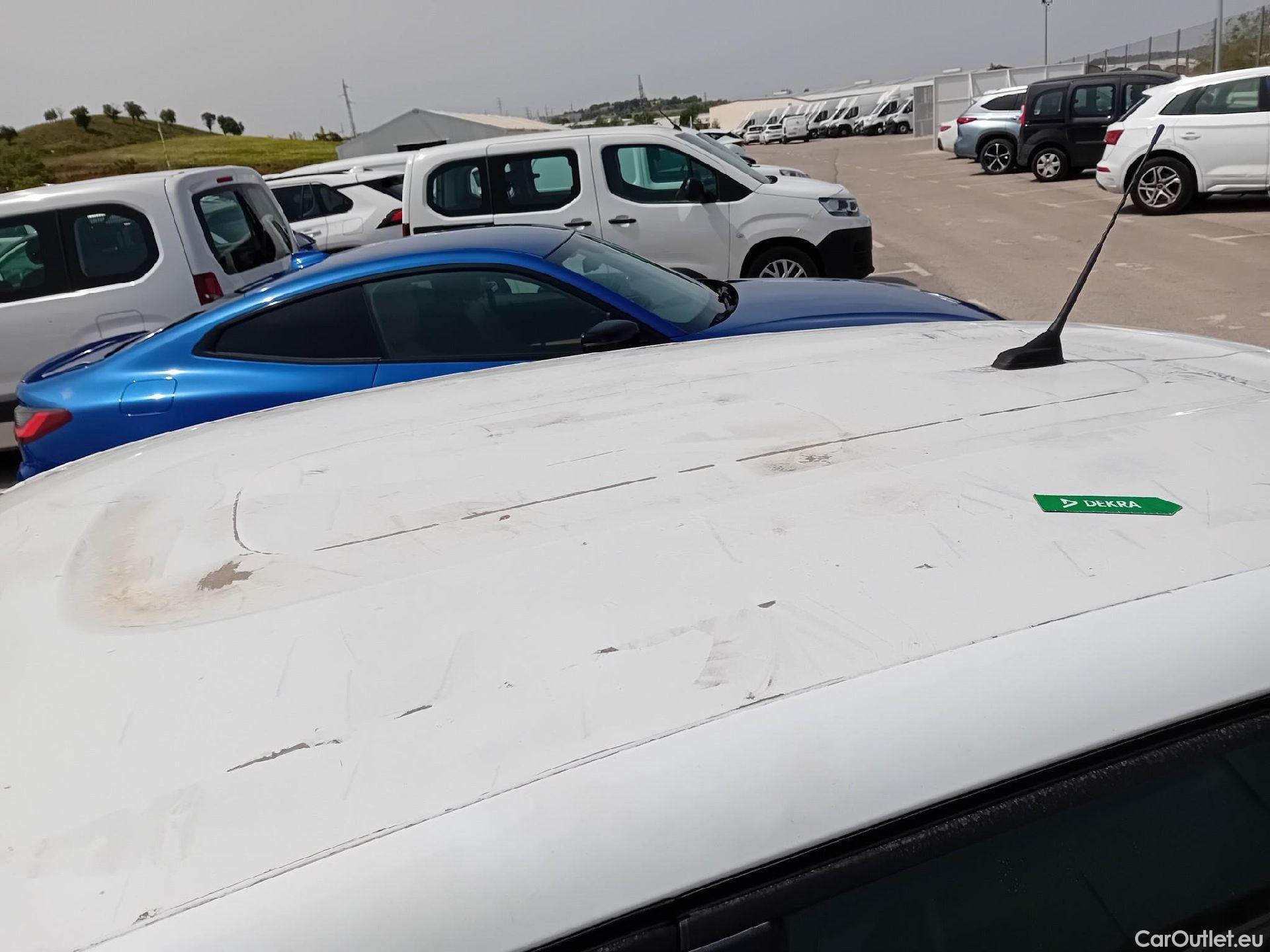  Citroen  C3 CITROEN  / 2016 / 5P / berlina comercial BlueHDi 73KW (100CV) S&S Comercial #26