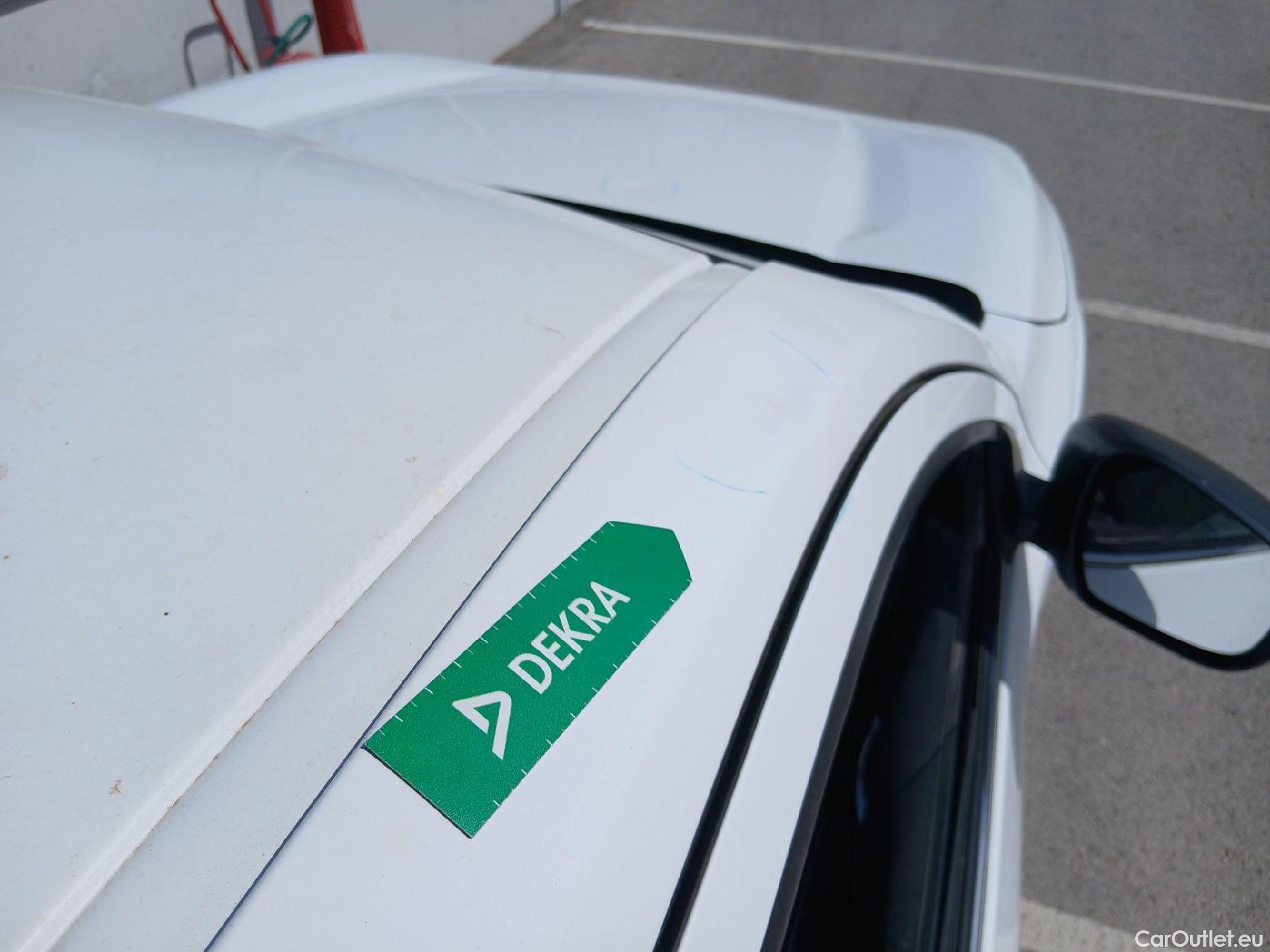  Nissan  Navara NISSAN  / 2015 / 4P / pickup Doble Cab. 2.3dCi 120kW(160CV) Acenta #47