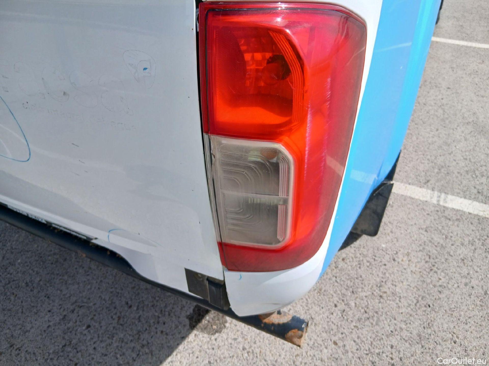  Nissan  Navara NISSAN  / 2015 / 4P / pickup Doble Cab. 2.3dCi 120kW(160CV) Acenta #39