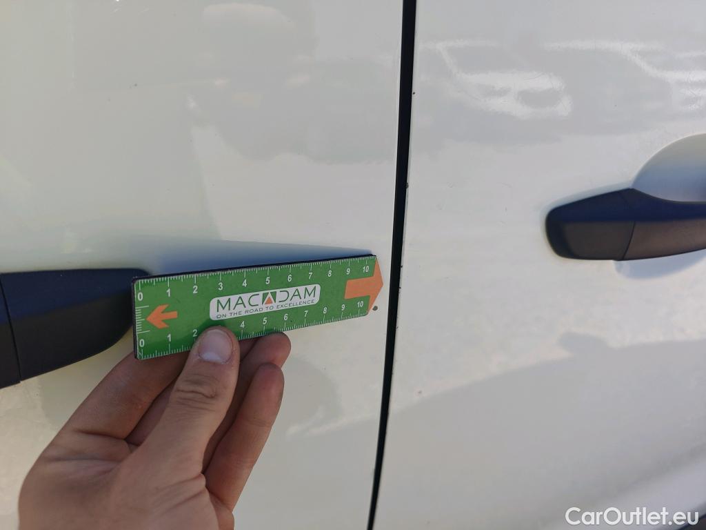  Opel  Vivaro OPEL  / 2019 / 4P / furgón 1.5 Diésel 74kW (100CV) M Std Express (AC) #48