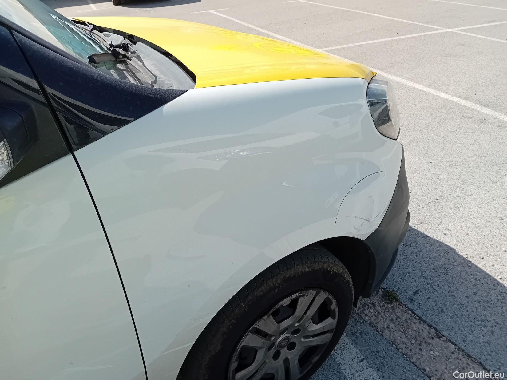  Fiat  Doblo FIAT Doblò Cargo/2015/4P/furgón derivado de turismo Cargo SX 1.6 Mjet 77kW (105CV) #30