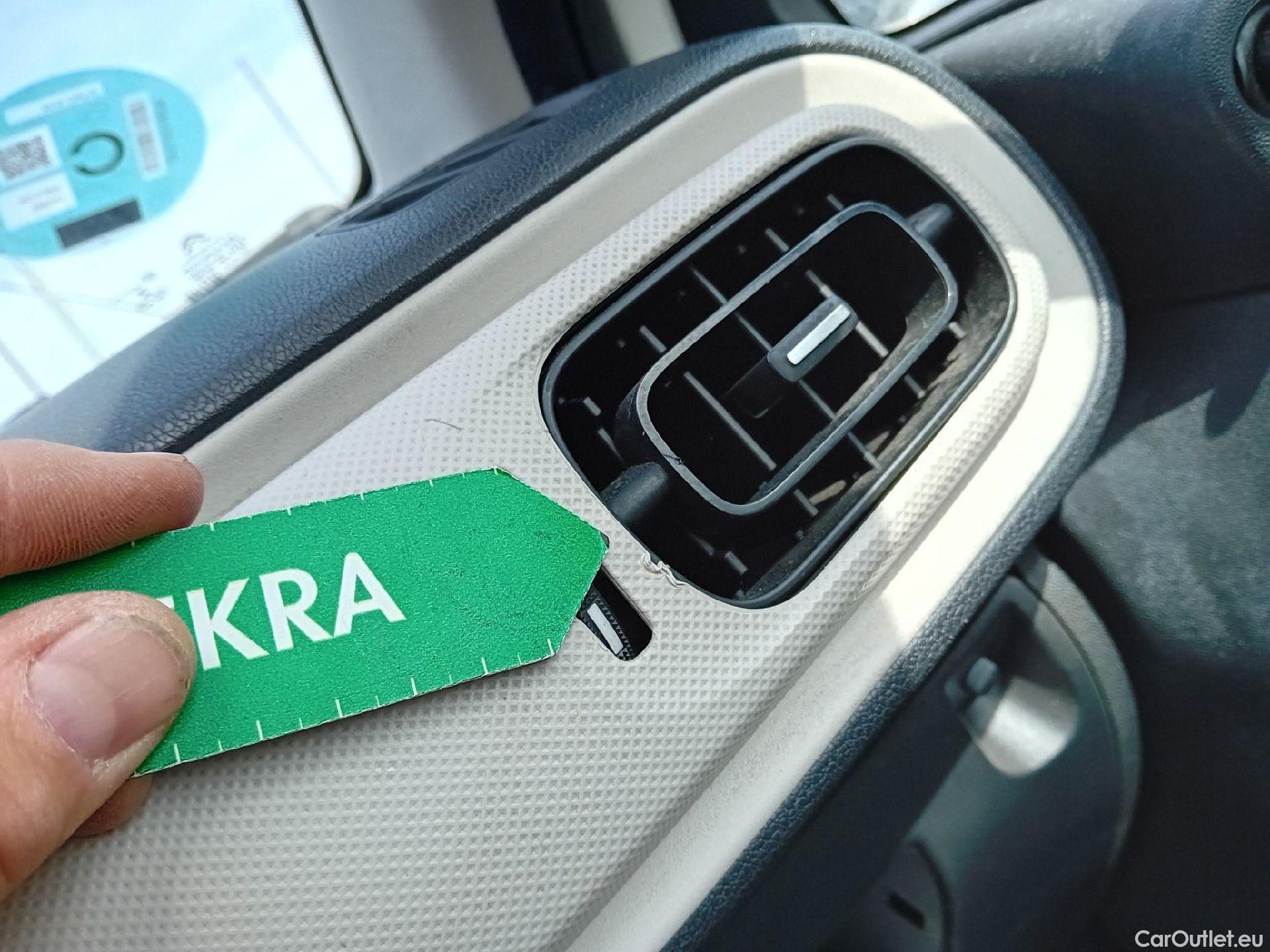  Citroen  C3 CITROEN  / 2016 / 5P / berlina comercial BlueHDi 73KW (100CV) S&S Comercial #6