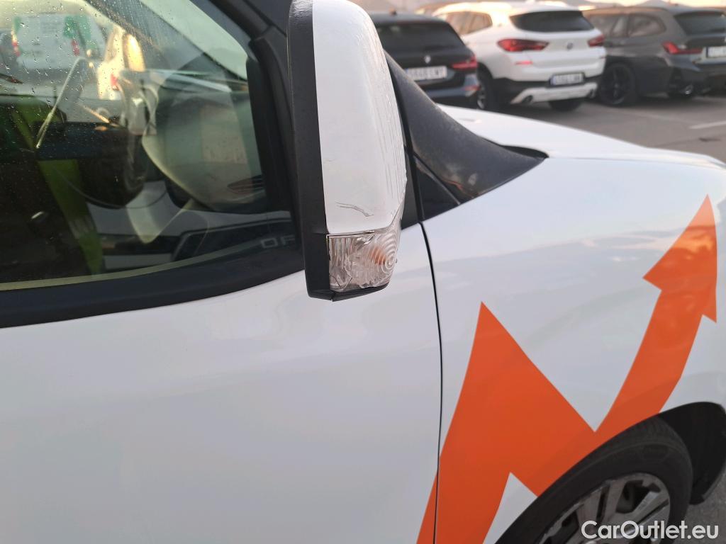  Fiat  Doblo FIAT Doblò Cargo/2015/4P/furgón derivado de turismo Cargo SX 1.6 Mjet 66kW (90CV) (AC) #19