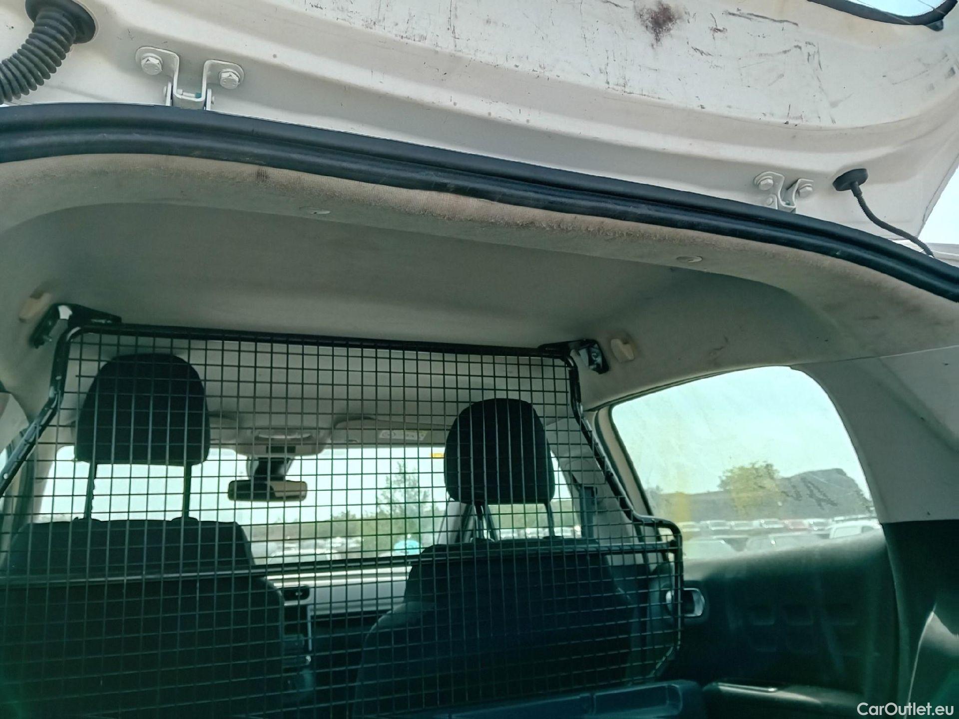  Citroen  C3 CITROEN  / 2016 / 5P / berlina comercial BlueHDi 73KW (100CV) S&S Comercial #40