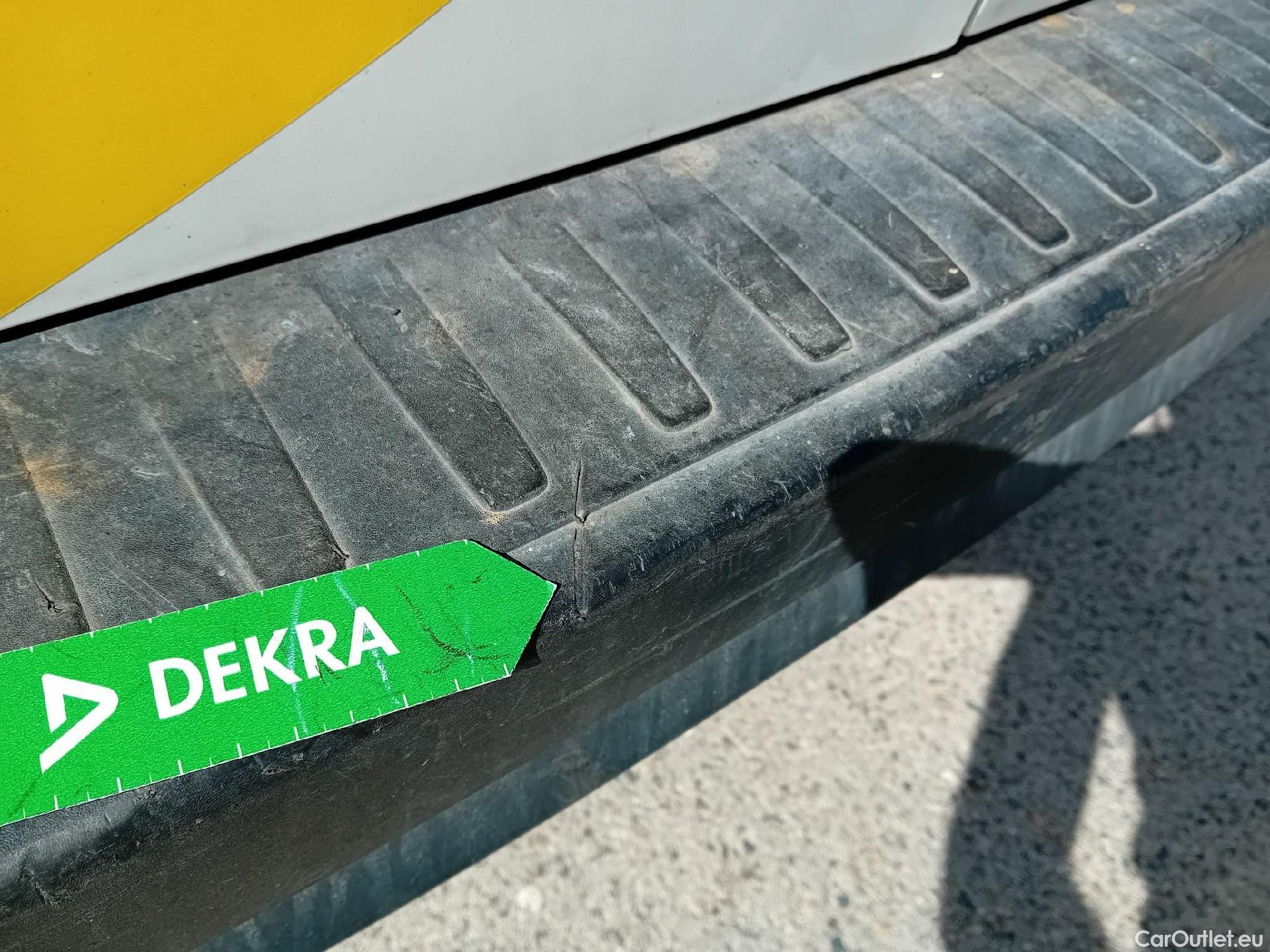  Fiat  Doblo FIAT Doblò Cargo/2015/4P/furgón derivado de turismo Cargo SX 1.6 Mjet 77kW (105CV) #18