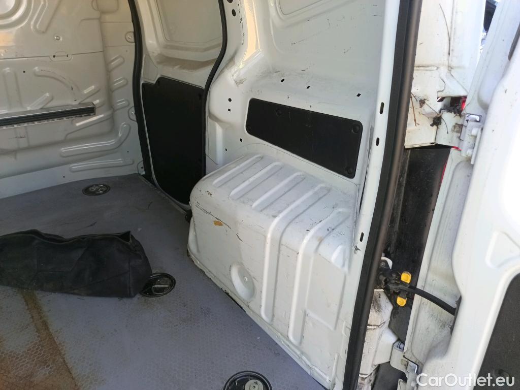  Fiat  Fiorino FIAT  / 2016 / 3P / furgón derivado de turismo Cargo Base 1.3 Mjet 59kW (80CV) E6 #11