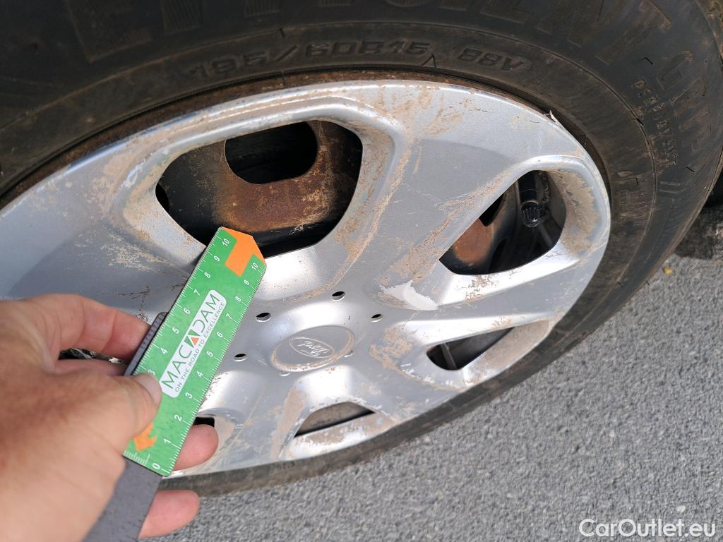  Ford  Transit Connect FORD Transit Courier / 2014 / 4P / combi Kombi 1.5 TDCi 56kW Trend #25