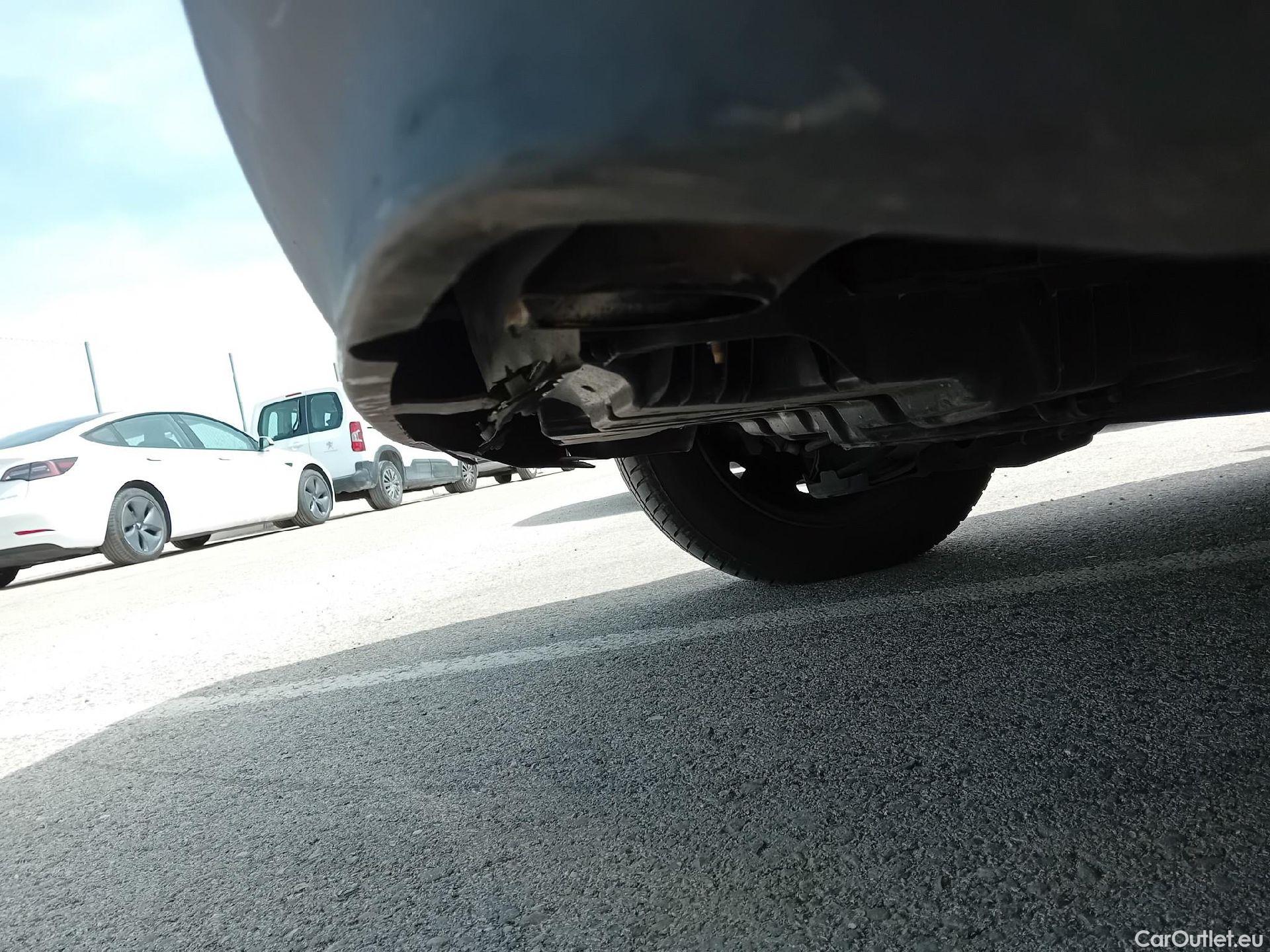  Citroen  C3 CITROEN  / 2016 / 5P / berlina comercial BlueHDi 73KW (100CV) S&S Comercial #38