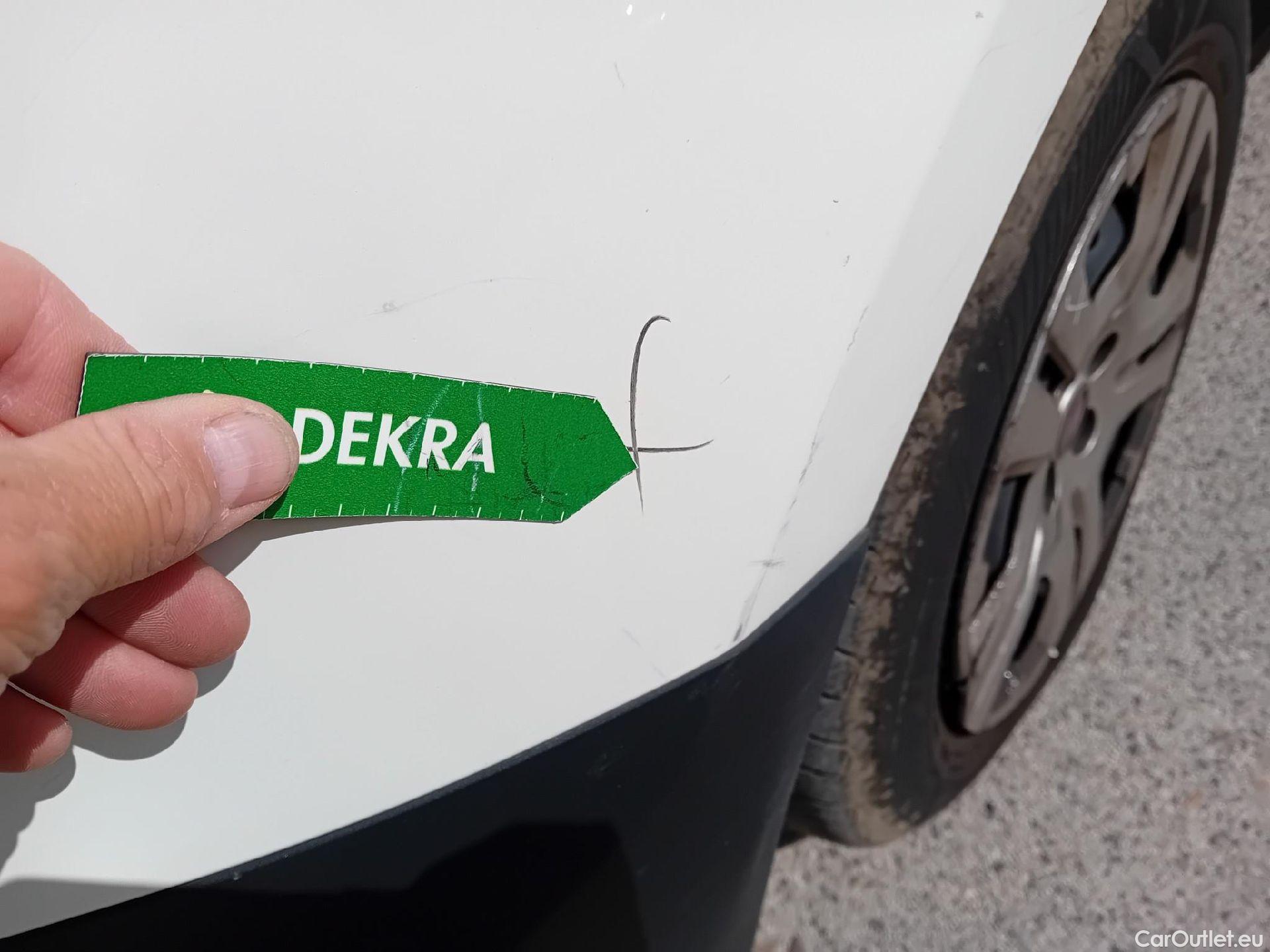  Fiat  Doblo FIAT Doblò Cargo/2015/4P/furgón derivado de turismo Cargo SX 1.6 Mjet 77kW (105CV) #12