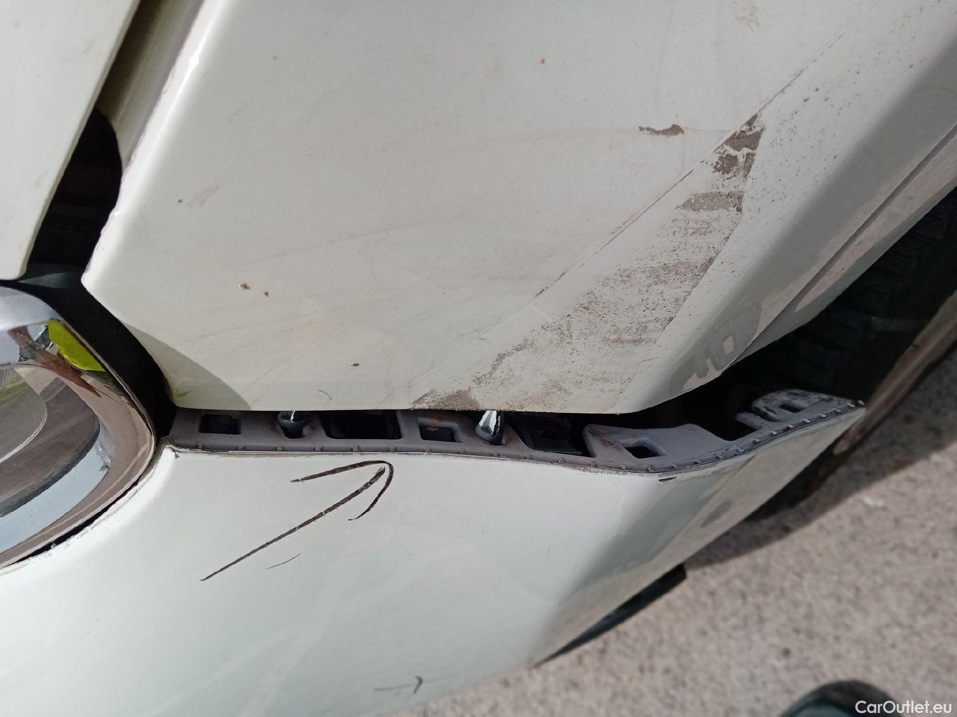  Citroen  C3 CITROEN  / 2016 / 5P / berlina comercial BlueHDi 73KW (100CV) S&S Comercial #11