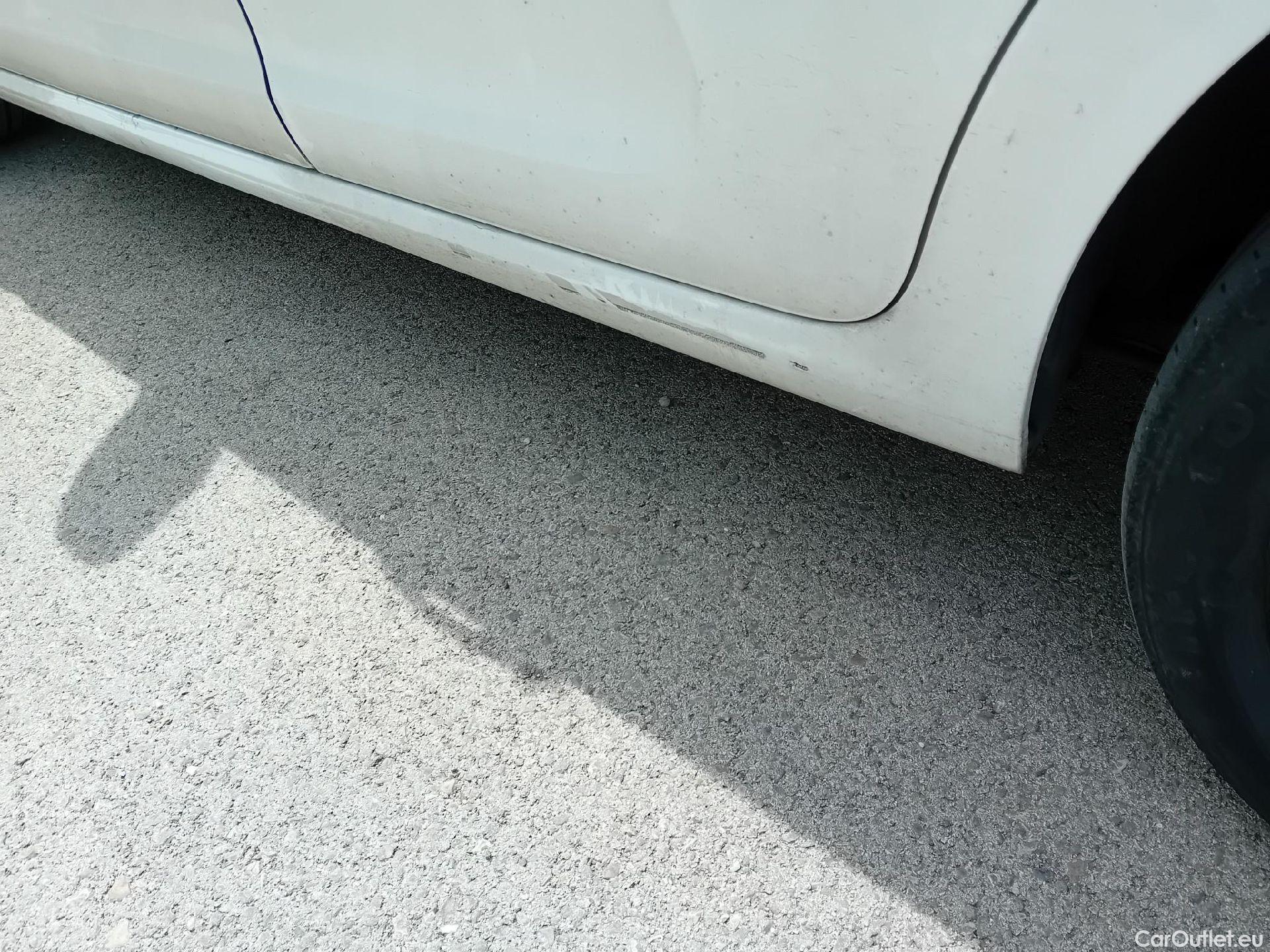  Citroen  C3 CITROEN  / 2016 / 5P / berlina comercial BlueHDi 73KW (100CV) S&S Comercial #24