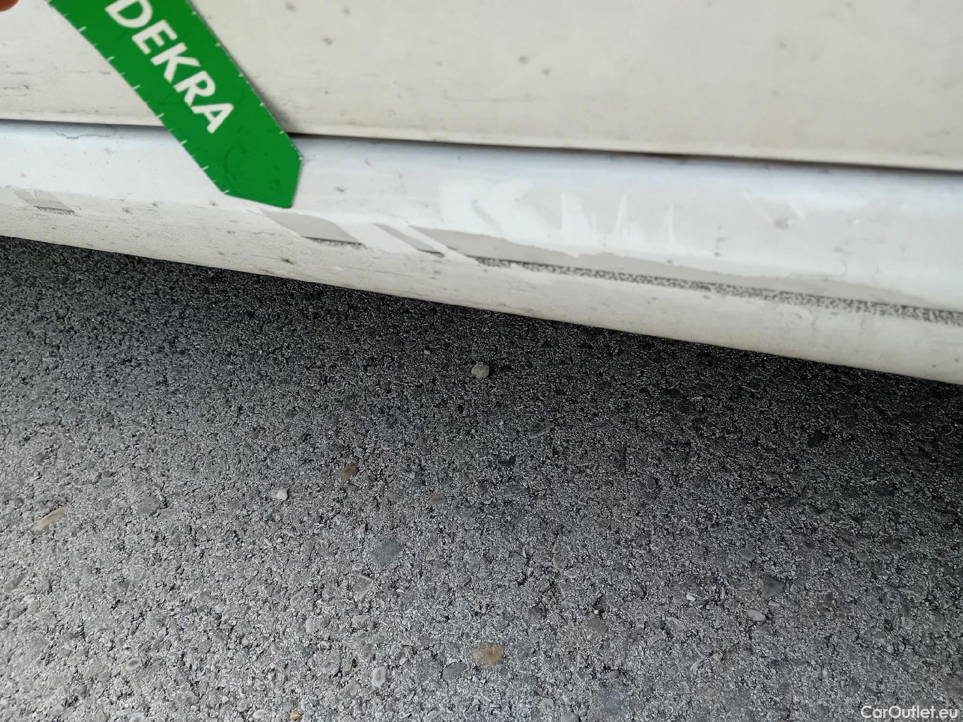  Citroen  C3 CITROEN  / 2016 / 5P / berlina comercial BlueHDi 73KW (100CV) S&S Comercial #23