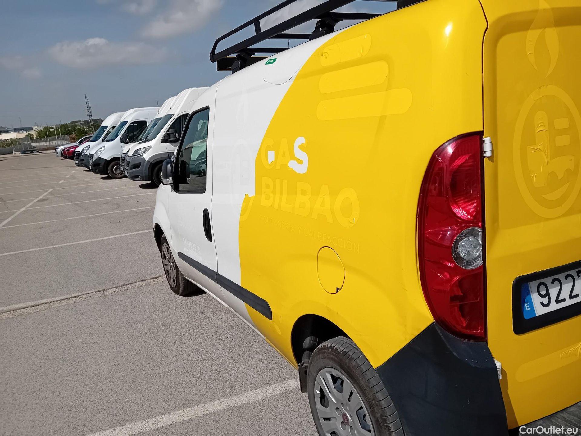  Fiat  Doblo FIAT Doblò Cargo/2015/4P/furgón derivado de turismo Cargo SX 1.6 Mjet 77kW (105CV) #15