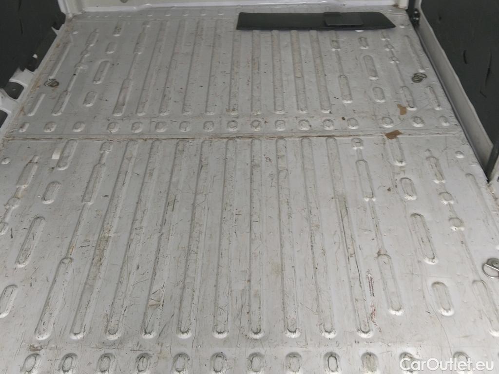  Citroen  Jumper CITROEN  / 2014 / 4P / furgón BlueHDi 103KW (140CV) Furgón 35L3H3 #2